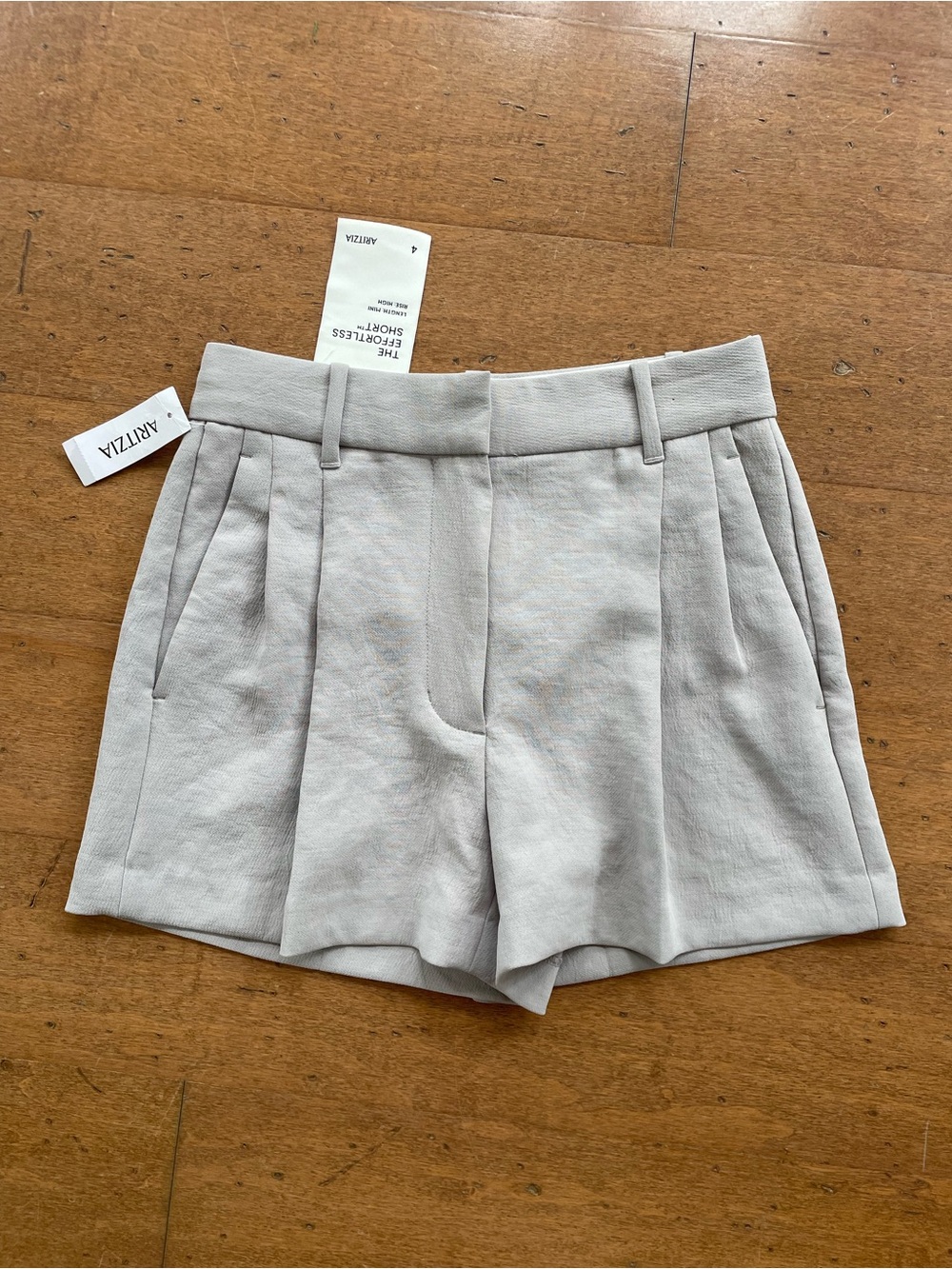 Aritzia THE EFFORTLESS SHORT